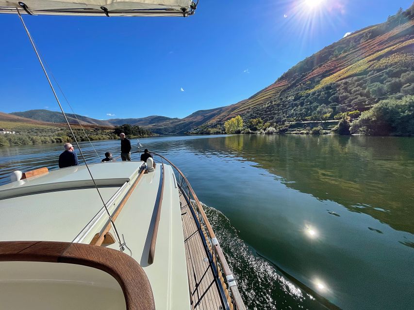 From Pinhão: Private Yacht Cruise along the Douro River - One hour on the Douro: a beautiful first taste