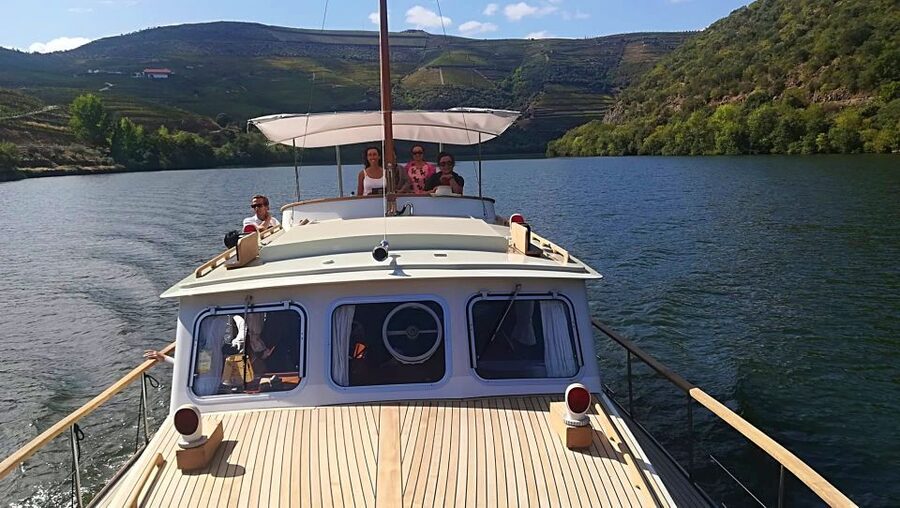 From Pinhão: Private Yacht Cruise along the Douro River - Starting at Ânima Durius in Pinhão