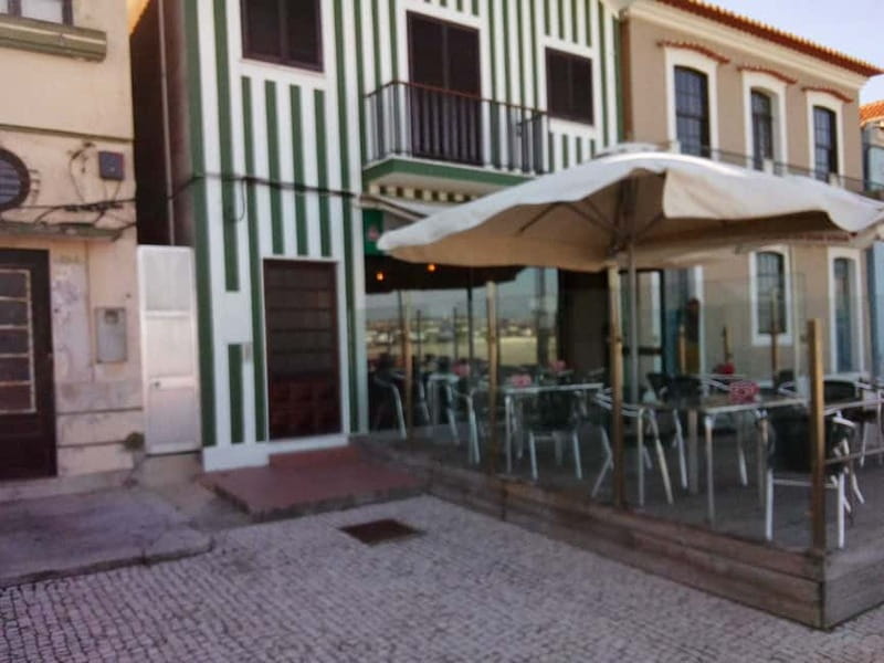 From Porto: Aveiro & Coimbra Tour with Moliceiro Boat Cruise - Lunch in Aveiro or Coimbra