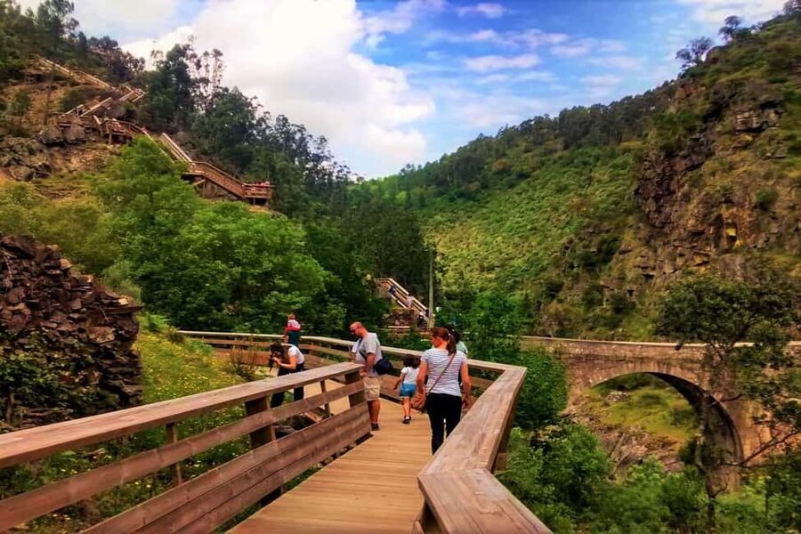 From Porto: Aveiro, Paiva Walkways and Arouca 516 Footbridge - Starting in Porto and driving toward Arouca