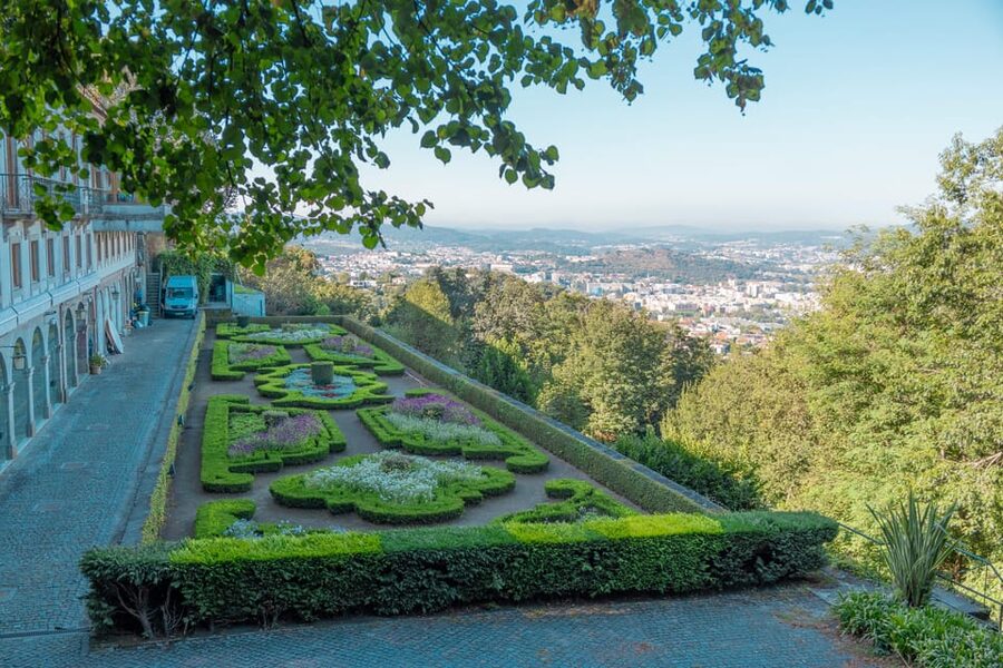 From Porto: Braga and Guimarães Full-Day Trip - Guimarães Castle and the beginning of Portugal