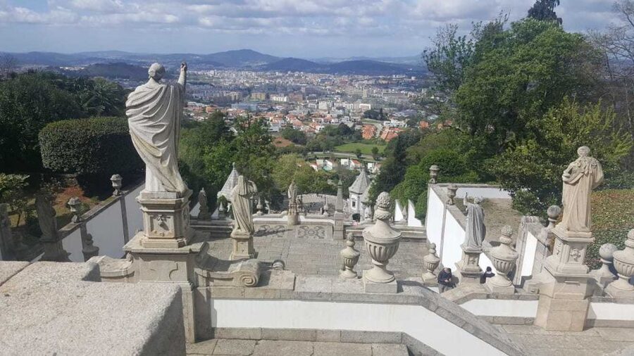 From Porto: Braga and Guimarães Small Group Tour with Lunch - Who will get the most from this tour?
