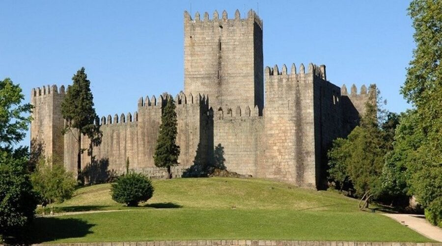 From Porto: Braga and Guimarães Small Group Tour with Lunch - Braga, the Rome of Portugal