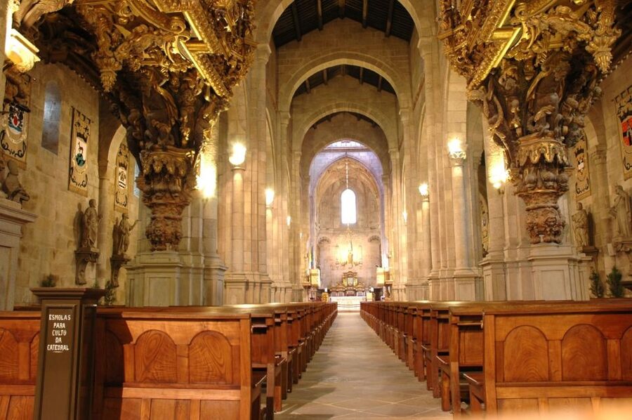 From Porto: Braga and Guimarães Small Group Tour with Lunch - Walking, comfort, and the pace of the day