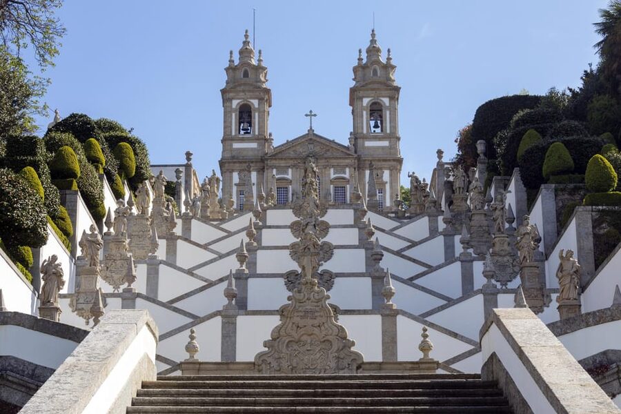 From Porto: Viana do Castelo, Braga and Guimarães Day Tour - Viana do Castelo: one hour in a handsome coastal town