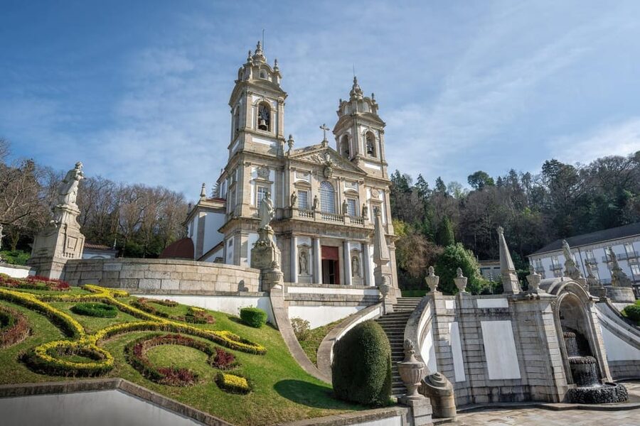 From Porto: Viana do Castelo, Braga and Guimarães Day Tour - Santa Luzia: a church above the Atlantic