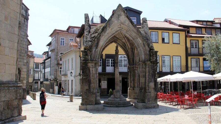 From Porto: Wonders of Braga & Guimaraes Private Day Trip - Is $399 a fair price for up to four people?
