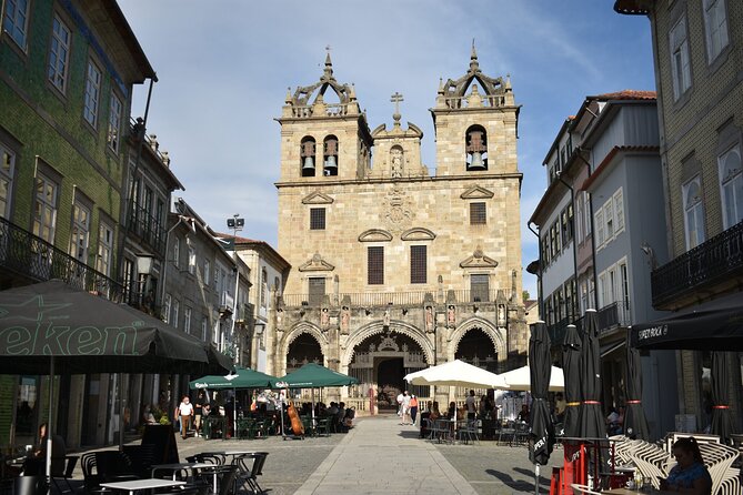 Full-Day Braga & Guimarães Guided Semi-Private Tour with Lunch from Porto - Guimarães Castle and the beginning of Portugal