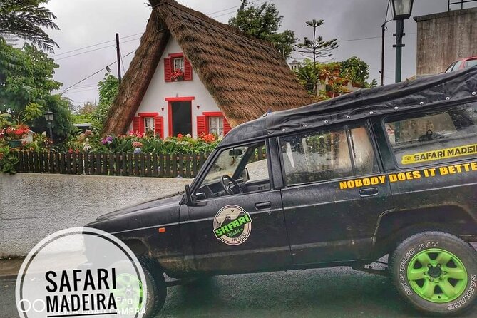 Full Day Jeep Safari East - Pico do Areeiro - Santana - Ponta de são Lourenço - Pico do Arieiro: a high start among clouds