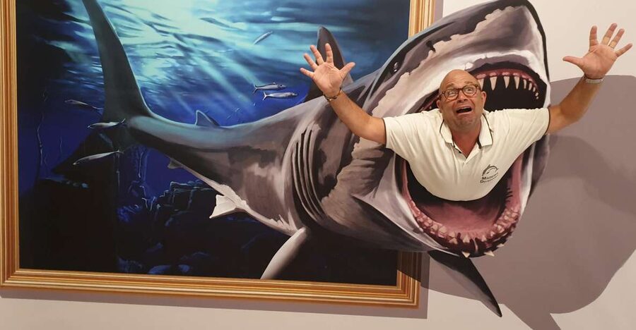 Funchal: 3D Fun Art Museum - Turning the world upside down