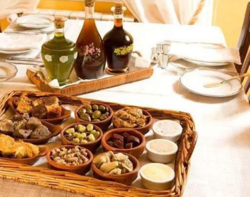 Funchal Agriculture Green Tour - A countryside lunch with Madeira on the table