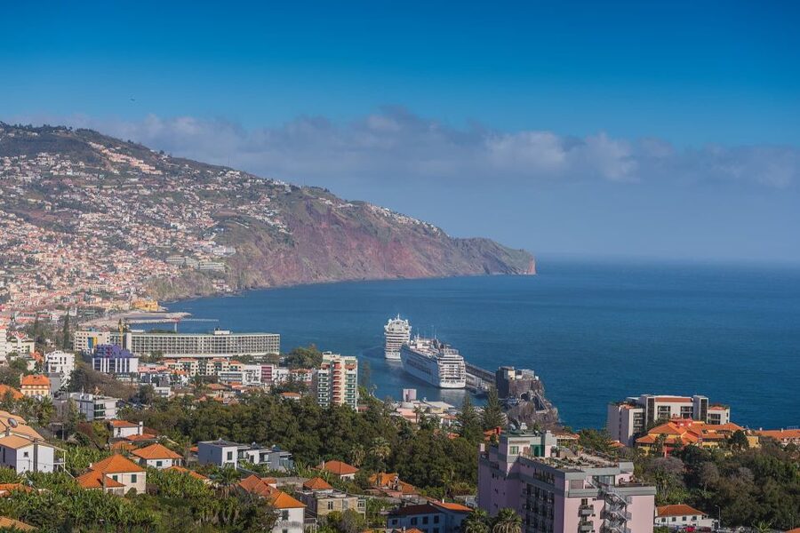 Funchal: City Highlights Tuk-Tuk Tour - Funchal Cathedral and its Manueline details
