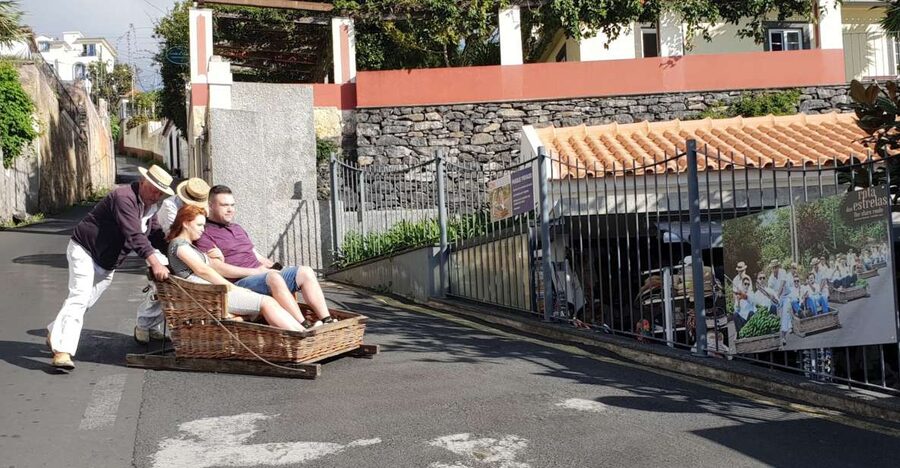 Funchal: Monte Toboggan and Old Town Tour by Tuk-Tuk - The 20-minute climb to Monte