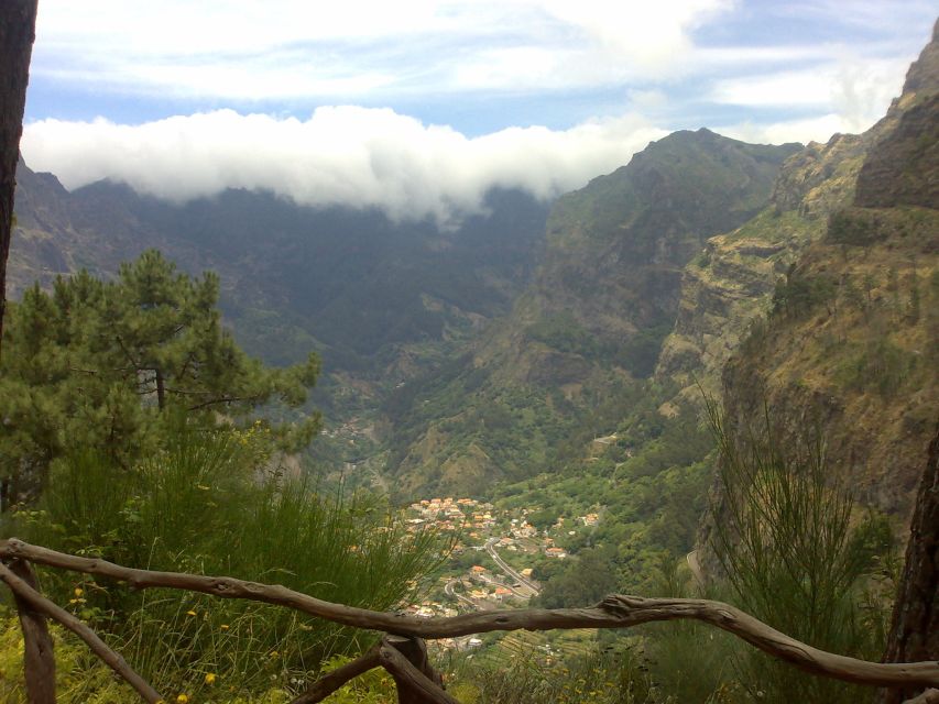Funchal: Nuns Valley Half Day Tour - Eira do Serrado and the Valley Below