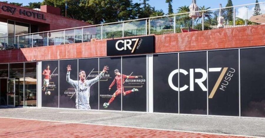 Funchal: Old Town Tuk Tuk Tour with Drop-Off at CR7 Museum - Why a tuk tuk works well in Funchal