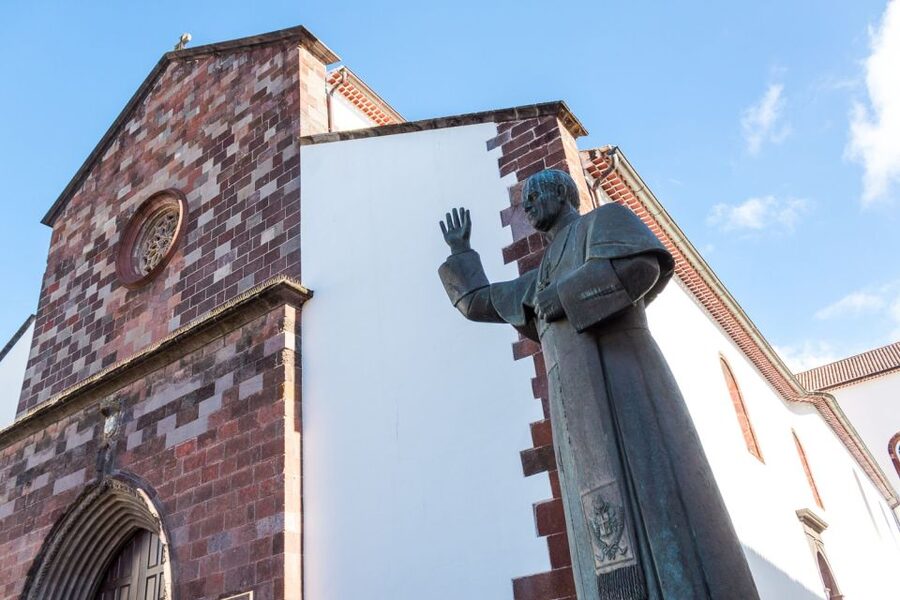Funchal: Old Town Walking Tour - Colombo Square and Madeira’s sugar story