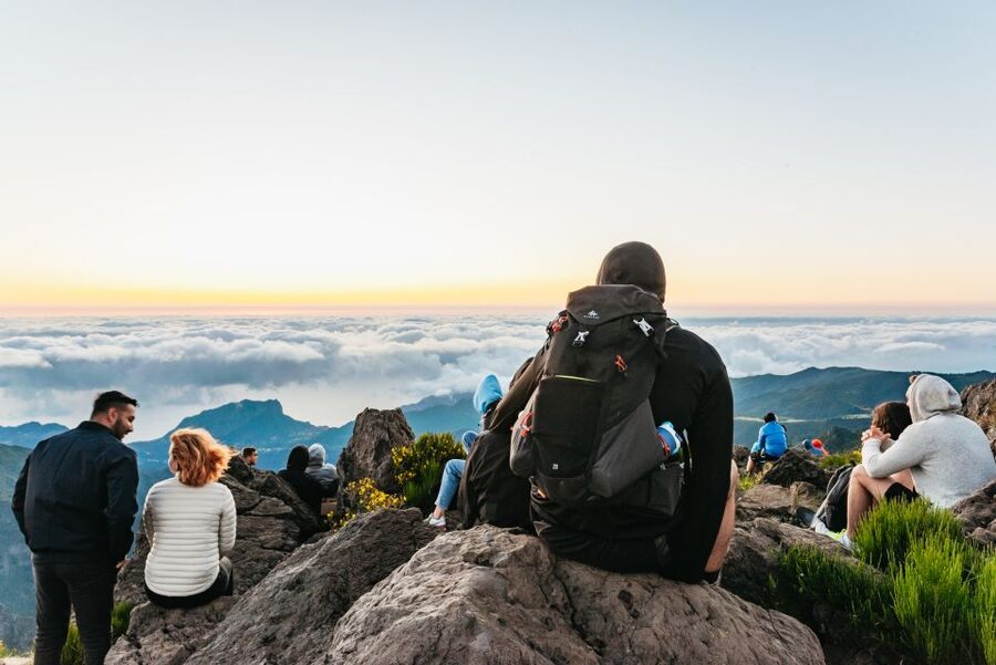 Funchal: Pico do Arieiro Sunrise Transfer Self-guided Hike - Walking toward Pico Ruivo on the PR1 route
