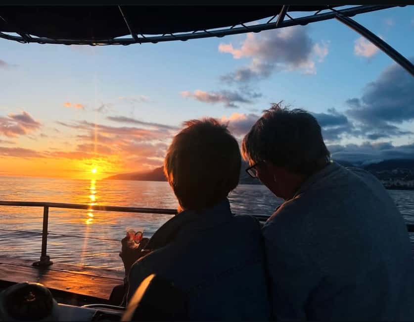 Funchal: Sunset Tour on Traditional Madeiran Boat w/ Drinks - The run toward Cabo Girão