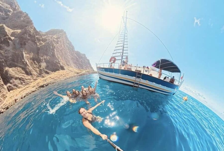 Funchal: Sunset Tour on Traditional Madeiran Boat w/ Drinks - Waiting for Madeira’s sunset