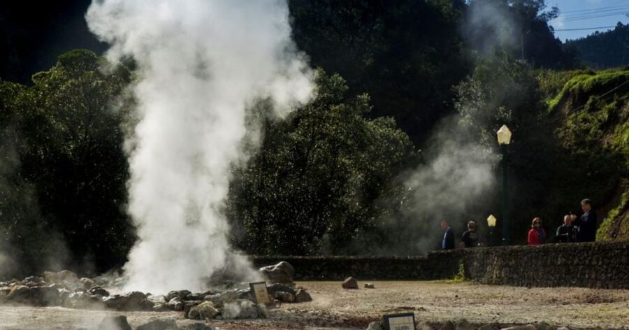 Furnas: Thermal Springs & Tea Plantation Day Tour with Lunch - Pico do Ferro adds the big Furnas view