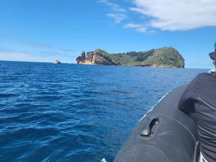 Islet Tour- Ilhéu de Vila Franca do Campo - Seeing Ilhéu de Vila Franca do Campo from the water