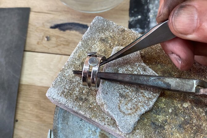 Jewellery Workshop in Albufeira - How personal is the instruction?