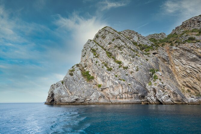 Kayak Adventure in Sesimbra - The Heart of Arrábida Natural Park - Preparing for the first launch