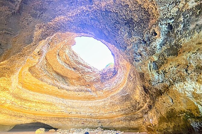 Kayak Experience with a Local - Entering Algar de Benagil