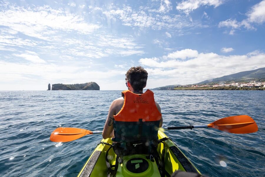 Kayak Guided Tour: Vila Franca do Campo Islet - Meeting at the marina and getting ready