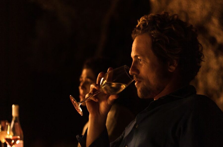 Lagoa: 2.5-Hour Vineyard Dinner with Winetasting - A short walk through very old vineyard country