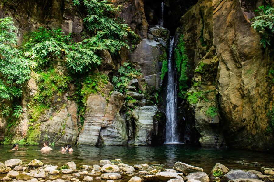 Lagoa do Fogo: Guided Volcano Geo Tour w/ Hotsprings Bathing - Five things to know before you book