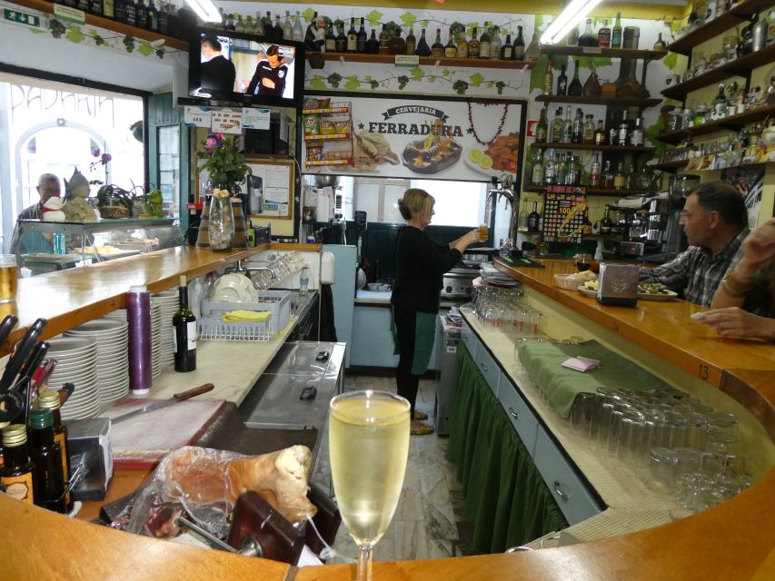 Lagos: 3-Hour Algarve Classic Food Tour - Why the guides matter so much