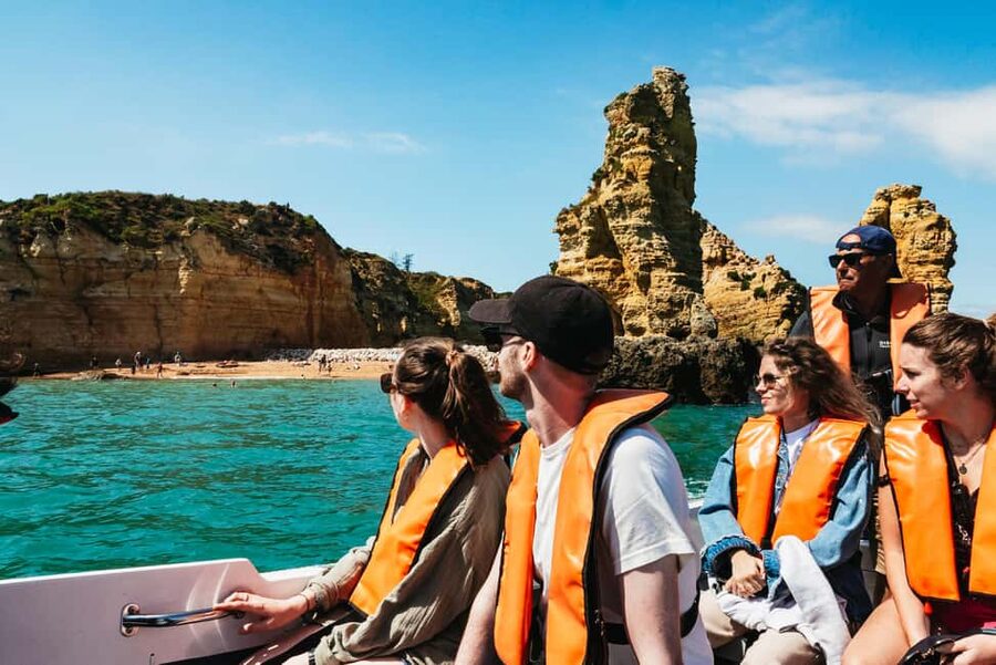Lagos: Ponta da Piedade Coastline Boat Cruise - What the guide and captain add