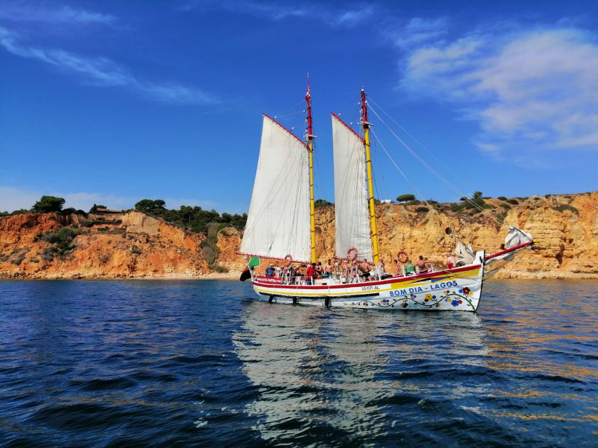 Lagos: Ponta Piedade Sail & Caves Cruise w/Portuguese Tapas - The crew and the feel of the trip