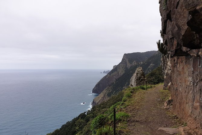 Larano Walking Tour - Following Vereda Do Larano Above The Southeast Coast