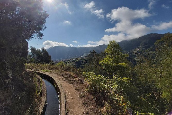 Levada da Referta - Castelejo - The café stop that gives the morning a local finish