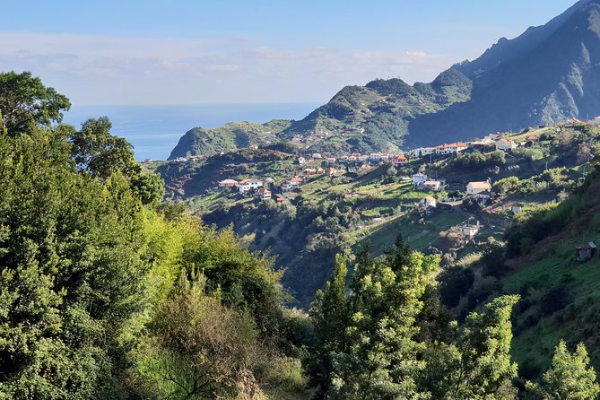 Levada da Referta - Castelejo - Farmland, terraces, and the view toward Madeira’s northeast coast