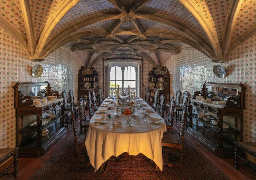 Lisboa: Sintra, Pena Palace, Cascais and Cabo da Roca - Sintra Village and the Palace With Two Chimneys