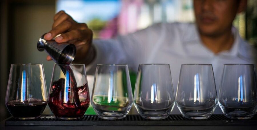 Lisbon: 1-Hour Portuguese Wine Tasting Session - The first glass: learning how Portugal makes wine