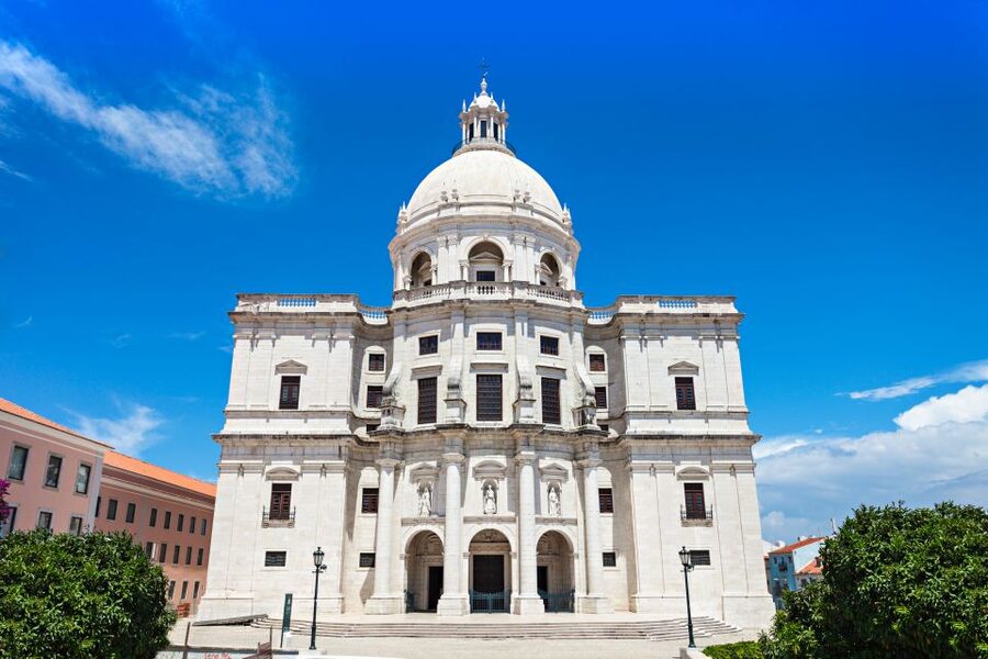 Lisbon: 1-or 2-Day Hop-On Hop-Off Bus Tour - Audio guides, drivers, and the ride itself