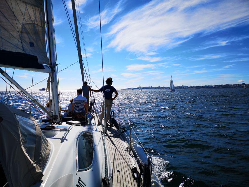 Lisbon: 2-Hour Sailing Yacht Cruise & Guided Tour w/2 drinks - Sailing past the Monument to the Discoveries