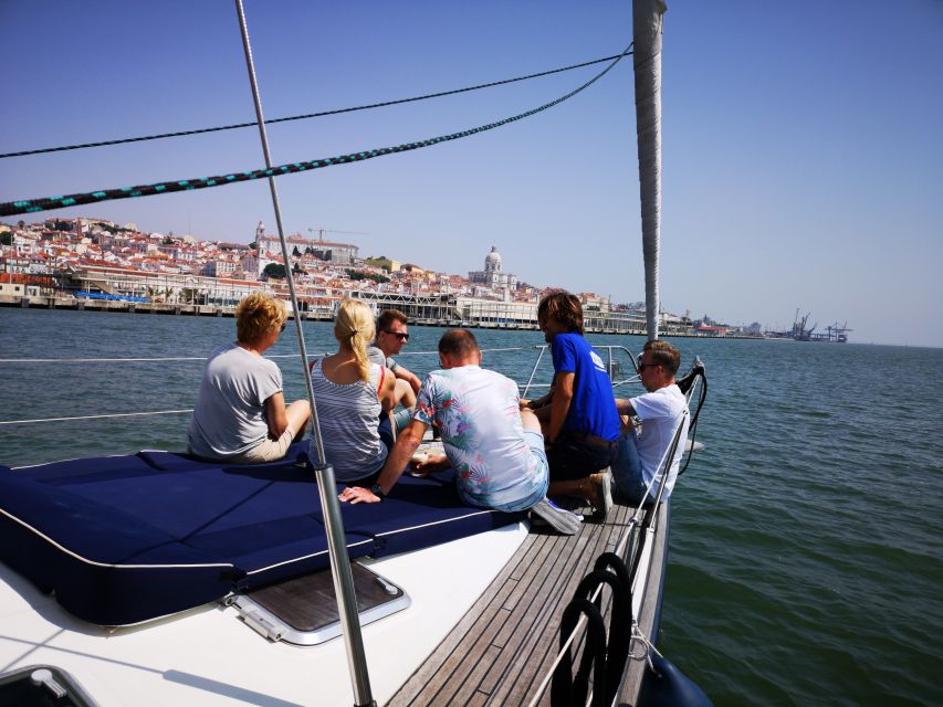 Lisbon: 2-Hour Sailing Yacht Cruise & Guided Tour w/2 drinks - From São Jorge to the Expo-era city
