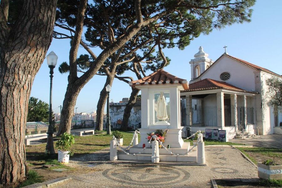 Lisbon: 3-Hour Sightseeing Tour by Tuk-Tuk - Chiado and Bairro Alto after the main sights