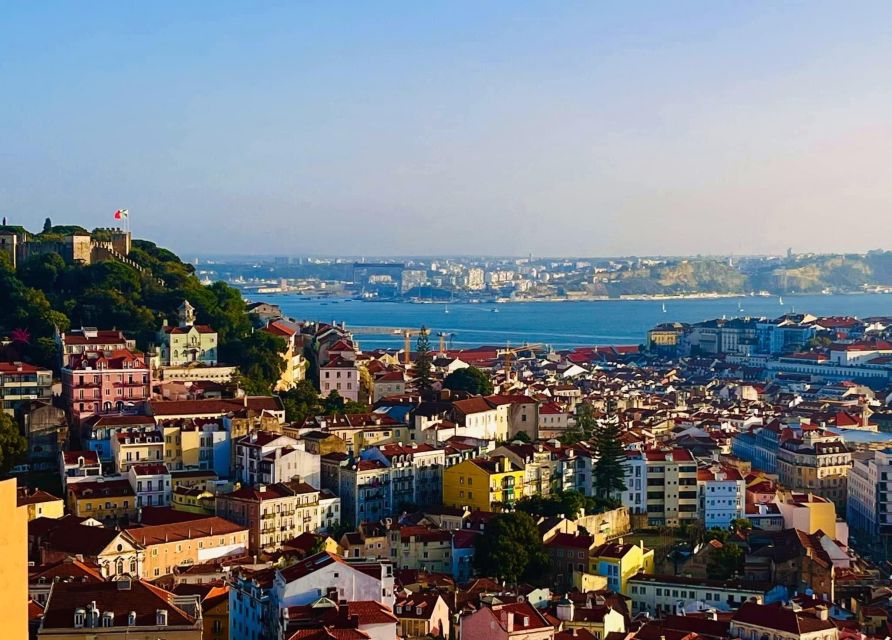 Lisbon: 3-Hour Sightseeing Tour by Tuk-Tuk - Photo stops, comfort, and the small print