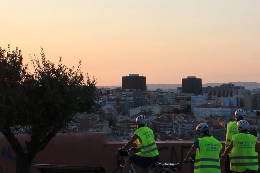 Lisbon: 7 Hills Half-Day Electric Bike Tour - What the guides add to the ride