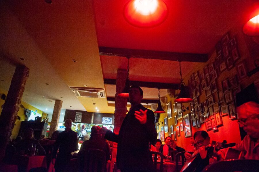 Lisbon: Alfama Tour and Live Fado with Traditional Dinner - Meeting at Rossio before the old city