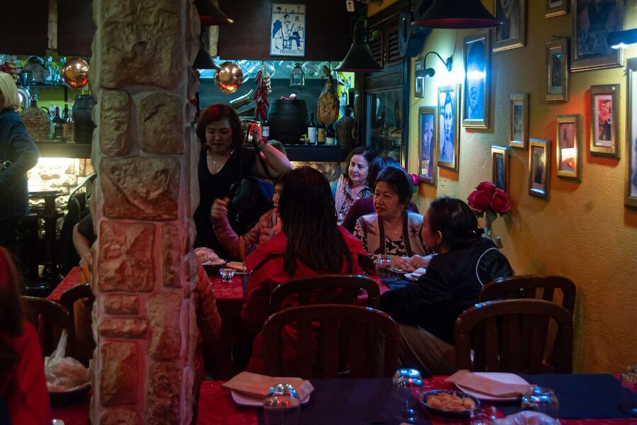Lisbon: Alfama Tour and Live Fado with Traditional Dinner - The guides matter more than the itinerary