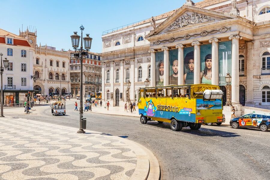 Lisbon: Amphibious Sightseeing Tour - The splash into the Tagus
