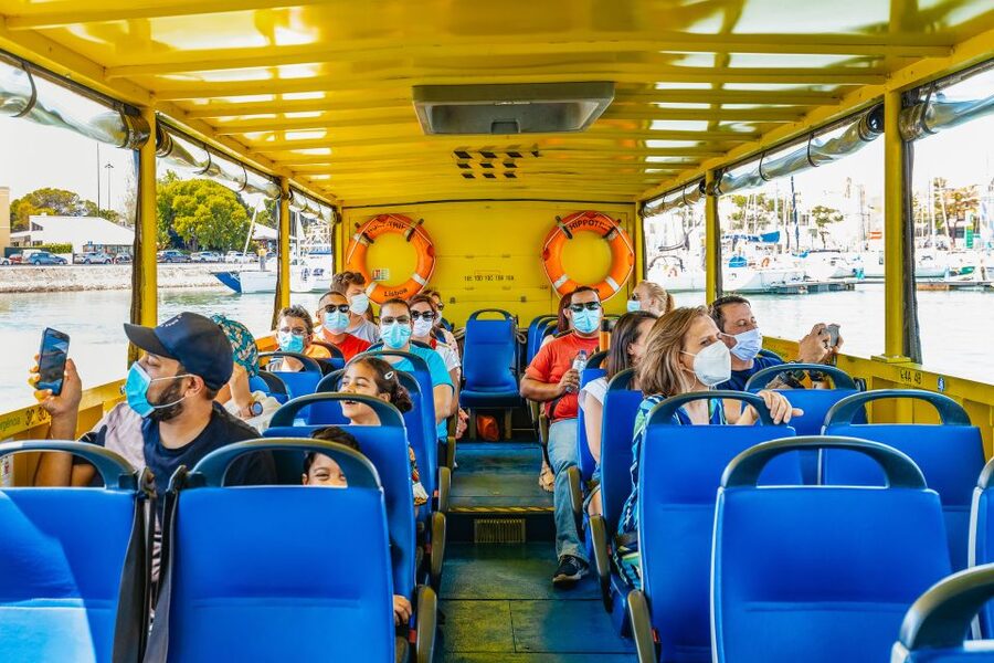 Lisbon: Amphibious Sightseeing Tour - Guides, humor, and the human side of the ride