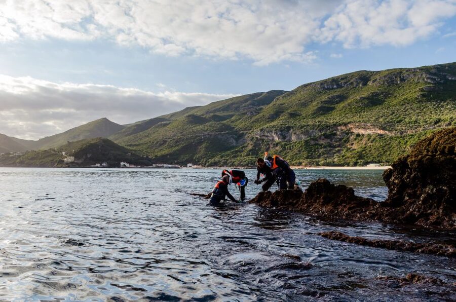 Lisbon: Arrábida Kayak and Coasteering Adventure Tour - A beach picnic with more food than expected